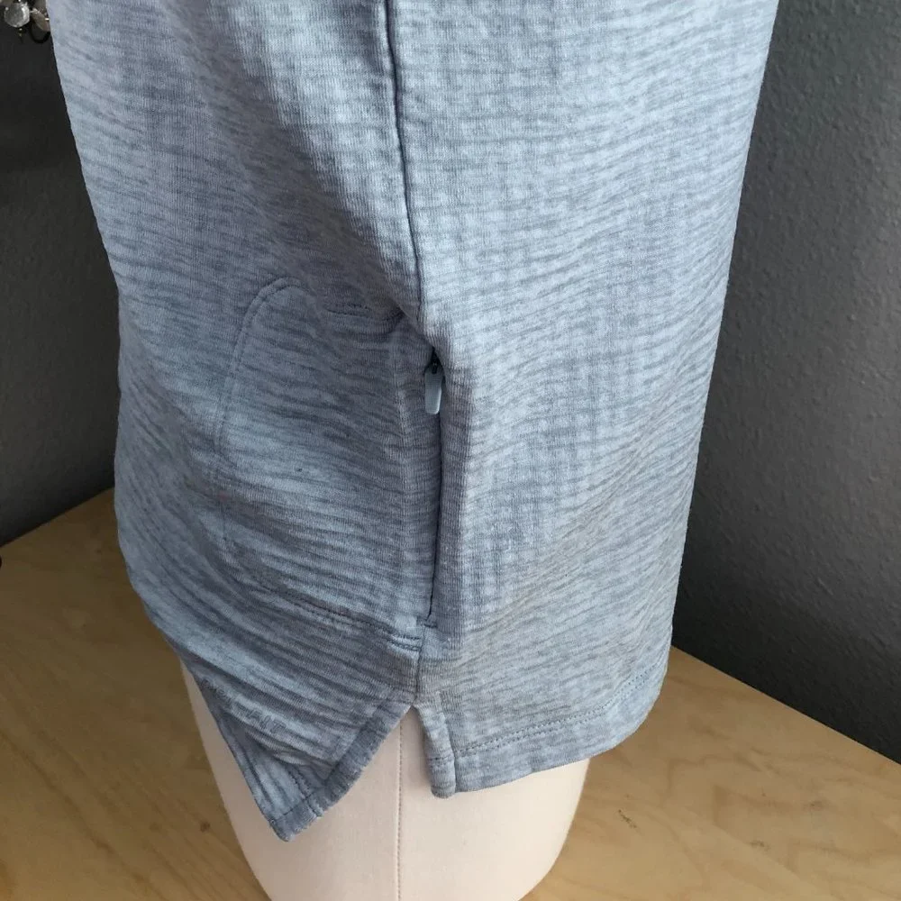 NIKE Running Jacket Top Women’s size XS Gray Waffle Weave 1/2 Zip